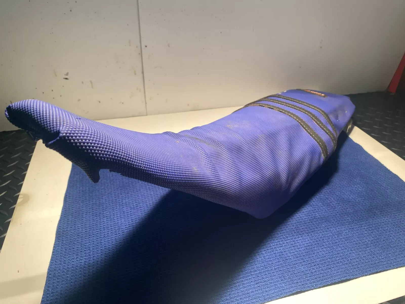 2006 YZ125 Complete Seat Assembly OEM Blue Black Cover 1C3-24770-53-00 Yamaha YZ