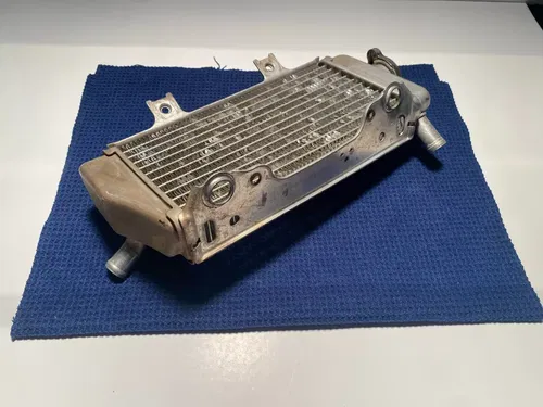 2002 Yamaha OVERSIZED YZ250f Right Engine Motor Cooling Cooler Radiator