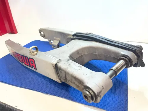 96 - 00 2000 SUZUKI RM125 RM 125 SWINGARM SWING ARM OEM 61000-37E10 OEM #3