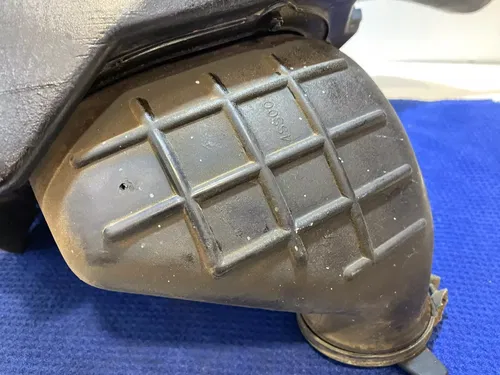 1998 YZ 125 OEM YAMAHA YZ125 YZ250 AIRBOX CARB BOOT AIR CLEANER FILTER BOX YZ125