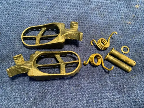 2002 YZ 85 OEM GENUINE FOOT PEGS RACING REST STEP OEM FOOTPEGS OEM YZ85 YZ