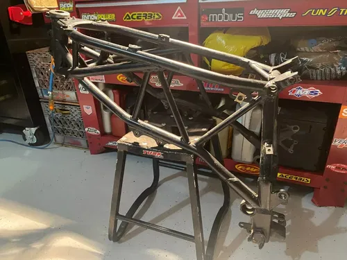 2005 KTM 950 ADVENTURE OEM MAIN FRAME CHASSIS 950 KTM ADVENTURE FRAME CLN TITL