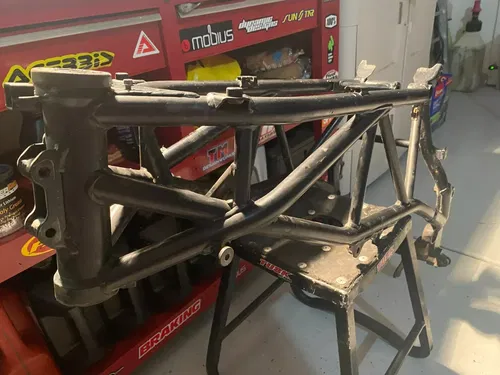 2005 KTM 950 ADVENTURE OEM MAIN FRAME CHASSIS 950 KTM ADVENTURE FRAME CLN TITL