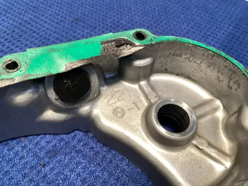 2000 00-02 KX125 KX 125 Inner Intermediate Clutch Cover Water Pump Housing Case