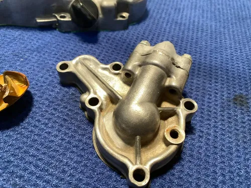 2000 00-02 KX125 KX 125 Inner Intermediate Clutch Cover Water Pump Housing Case