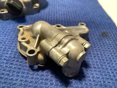 2000 00-02 KX125 KX 125 Inner Intermediate Clutch Cover Water Pump Housing Case