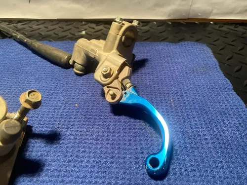 2004 YZ125 Front Brake Assembly OEM Caliper Hose Yamaha YZ 125
