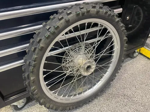 2000 RM 125 COMPLETE FRONT WHEEL 21 RIM TIRE GENUINE SUZUKI RM 125 FRONT WHEEL