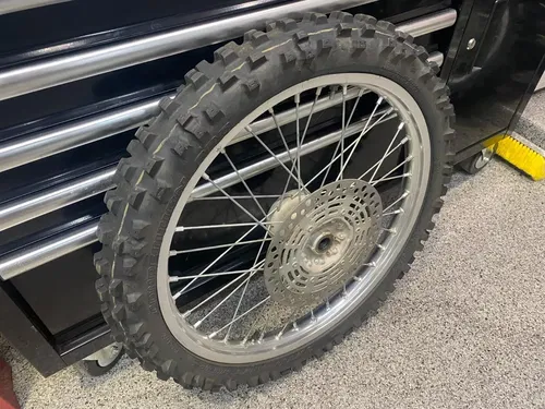2000 RM 125 COMPLETE FRONT WHEEL 21 RIM TIRE GENUINE SUZUKI RM 125 FRONT WHEEL