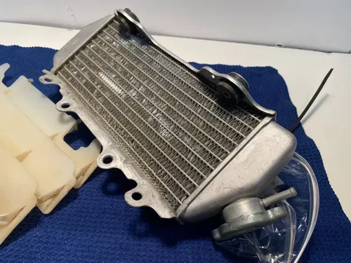 2003 Yamaha YZ85 RADIATOR & HOSE ASSEMBLY WITH OEM GUARD OEM YAMAHA YZ 85