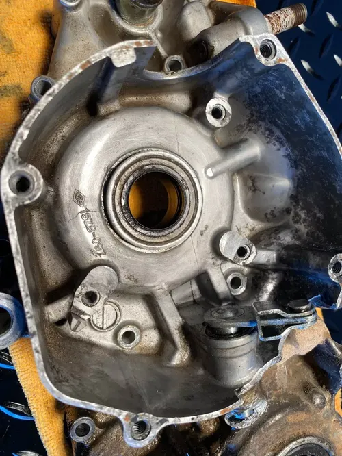 1999 96-00 Suzuki RM250 RM 250 Left Side Engine Crankcase Crank Case Half Block