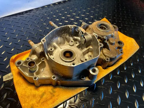 1999 96-00 Suzuki RM250 RM 250 Left Side Engine Crankcase Crank Case Half Block