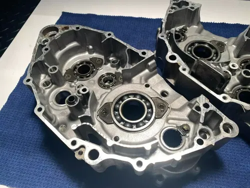 2002 YAMAHA WR250F YZ250F OEM ENGINE MOTOR CRANKCASE LEFT & RIGHT CRANK CASE OEM
