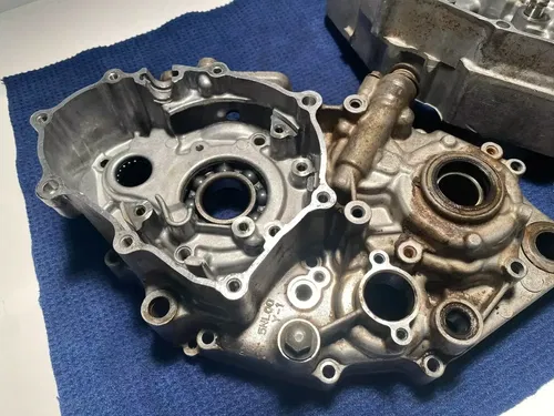 2002 YAMAHA WR250F YZ250F OEM ENGINE MOTOR CRANKCASE LEFT & RIGHT CRANK CASE OEM