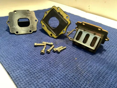 2002- 1997-2002 KAWASAKI KX125 INTAKE REED BLOCK & BOOT ASSEMBLY 12021-1116 KX