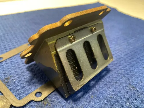 2002- 1997-2002 KAWASAKI KX125 INTAKE REED BLOCK & BOOT ASSEMBLY 12021-1116 KX