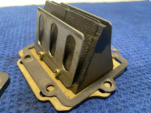 2002- 1997-2002 KAWASAKI KX125 INTAKE REED BLOCK & BOOT ASSEMBLY 12021-1116 KX