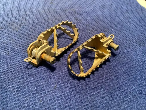 KTM 350 EXC-F OEM FOOTPEGS OEM PEGS KTM 350 EXC-F FOOTPEGS ASSEMBLY OEM