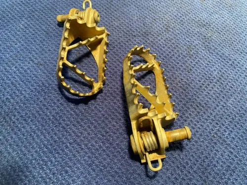 KTM 350 EXC-F OEM FOOTPEGS OEM PEGS KTM 350 EXC-F FOOTPEGS ASSEMBLY OEM