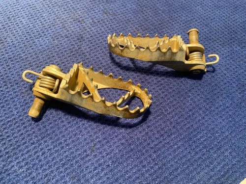 KTM 350 EXC-F OEM FOOTPEGS OEM PEGS KTM 350 EXC-F FOOTPEGS ASSEMBLY OEM