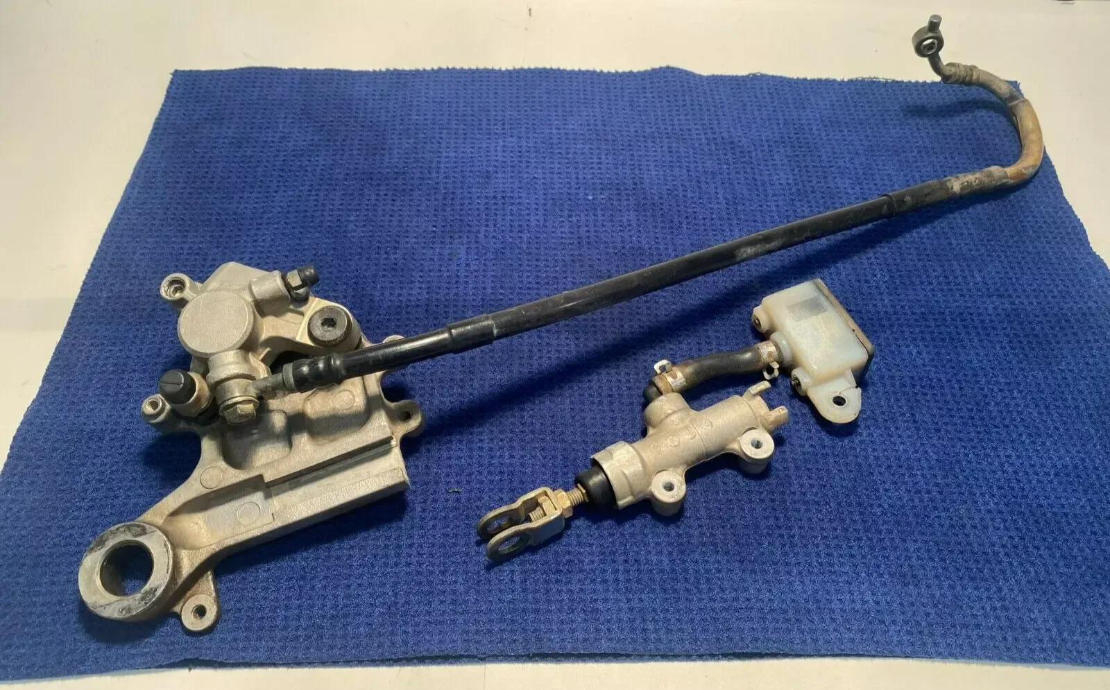 2000 1996- 2000 Suzuki RM125 OEM REAR BRAKE SYSTEM MASTER CYLINDER CALIPER RM250