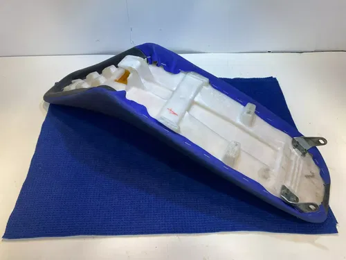 96-01 YZ 125 SEAT COVER FOAM BASE SADDLE ASSEMBLY COMPLETE OEM YAMAHA YZ125 #98