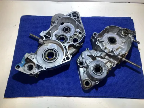1999 99 RM250 RM 250 Engine Crankcase Set Crankshaft Transmission Gearbox Cases
