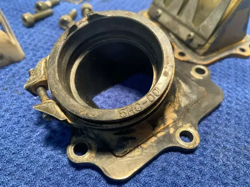 2000 YAMAHA YZ250 OEM INTAKE REED BLOCK ASSEMBLY 4XL-13610-00-00 OEM YZ250 #2