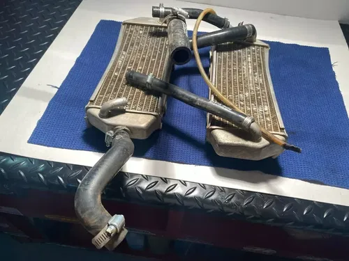 1999-2000 Suzuki RM 250 Radiators Left Right AND HOSE ASSEMBLY OEM SUZUKI