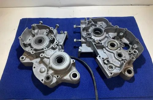 2004 YZ125 Crankcase Set OEM Engine Bottom End Crank Case Cases Yamaha YZ 125 04