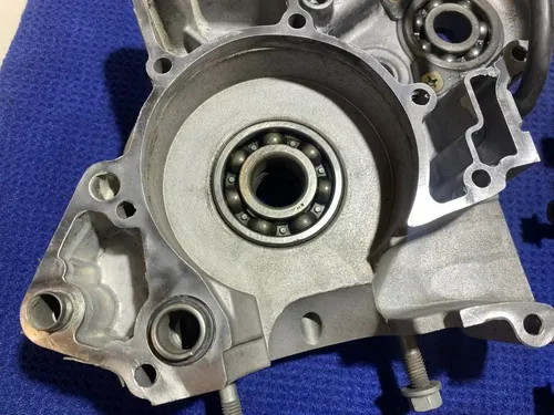 2004 YZ125 Crankcase Set OEM Engine Bottom End Crank Case Cases Yamaha YZ 125 04
