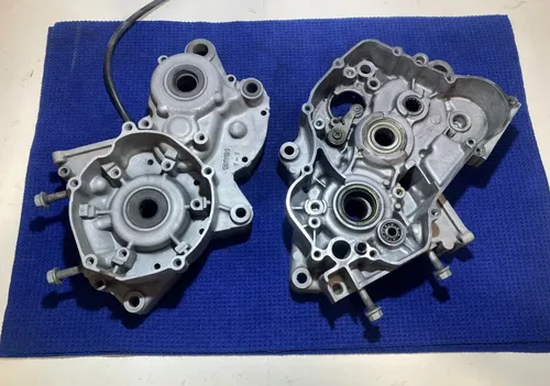 2004 YZ125 Crankcase Set OEM Engine Bottom End Crank Case Cases Yamaha YZ 125 04