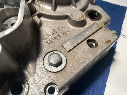 2004 KTM 525 EXC ENGINE CASES LEFT & RIGHT OEM KTM 525 CASES