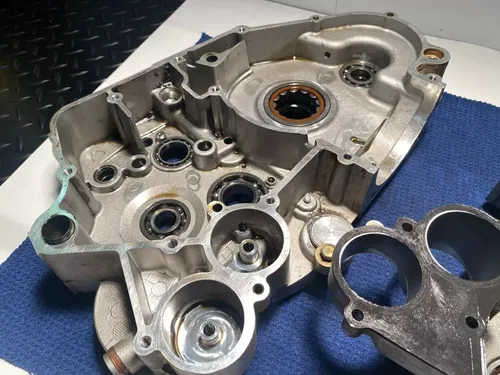 2004 KTM 525 EXC ENGINE CASES LEFT & RIGHT OEM KTM 525 CASES