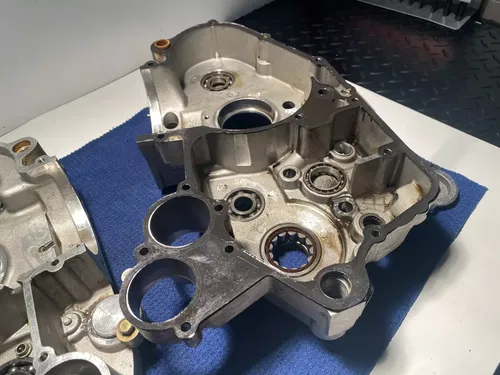 2004 KTM 525 EXC ENGINE CASES LEFT & RIGHT OEM KTM 525 CASES
