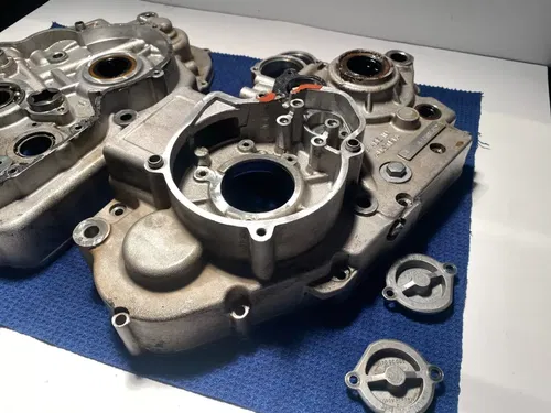 2004 KTM 525 EXC ENGINE CASES LEFT & RIGHT OEM KTM 525 CASES