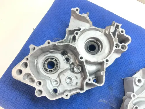 02-18 YAMAHA YZ85 OEM BOTTOM END ENGINE CRANK CASES LEFT AND RIGHT YZ85 OEM 2008