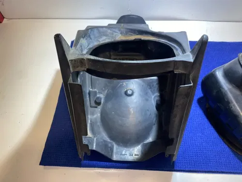 1999 SUZUKI RM250 OEM AIRBOX INTAKE AIR CLEANER CASE 13700-37E21 OEM SUZUKI RM