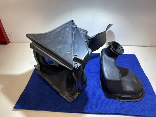 1999 SUZUKI RM250 OEM AIRBOX INTAKE AIR CLEANER CASE 13700-37E21 OEM SUZUKI RM