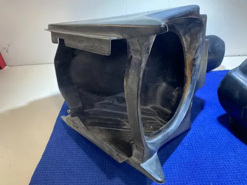 1999 SUZUKI RM250 OEM AIRBOX INTAKE AIR CLEANER CASE 13700-37E21 OEM SUZUKI RM