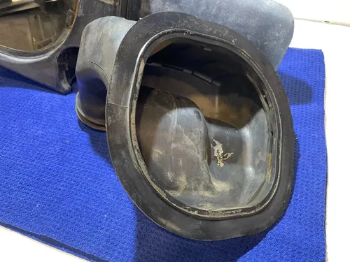 1999 SUZUKI RM250 OEM AIRBOX INTAKE AIR CLEANER CASE 13700-37E21 OEM SUZUKI RM