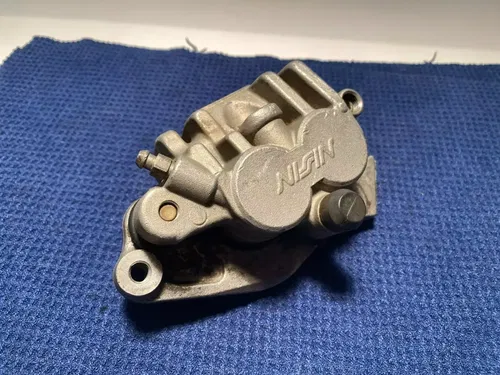 2002 YZ250f Front Brake Caliper NISSIN Pads Piston YAMAHA YZ250F OEM 00-02