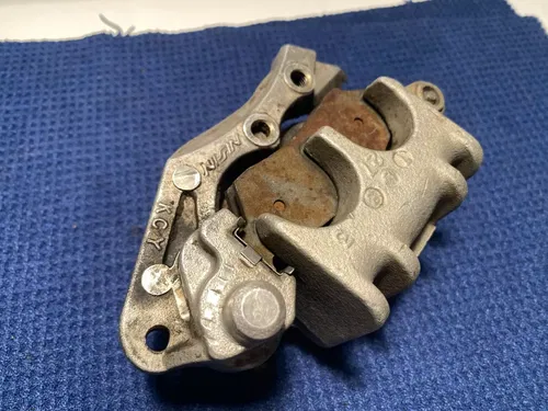 2002 YZ250f Front Brake Caliper NISSIN Pads Piston YAMAHA YZ250F OEM 00-02
