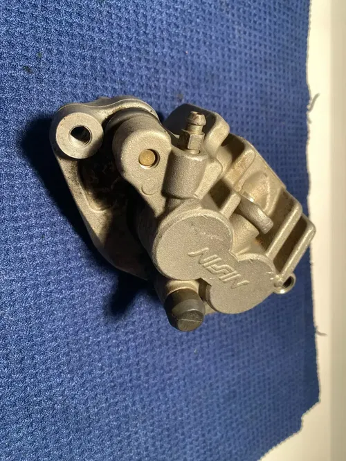 2002 YZ250f Front Brake Caliper NISSIN Pads Piston YAMAHA YZ250F OEM 00-02
