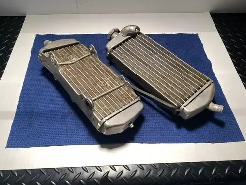 2004 KTM 525 EXC LEFT RIGHT RADIATOR ASSEMBLY KTM 525 CHAIN COOLING RADIATOR OEM