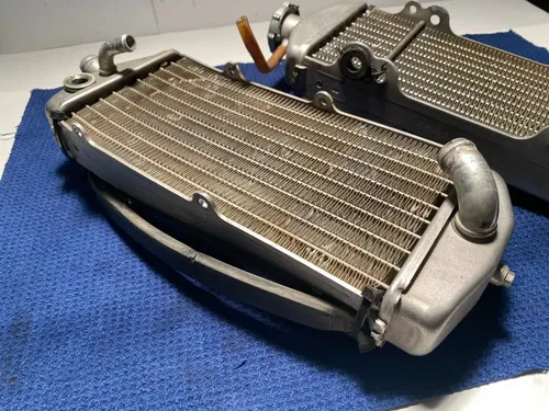 2004 KTM 525 EXC LEFT RIGHT RADIATOR ASSEMBLY KTM 525 CHAIN COOLING RADIATOR OEM