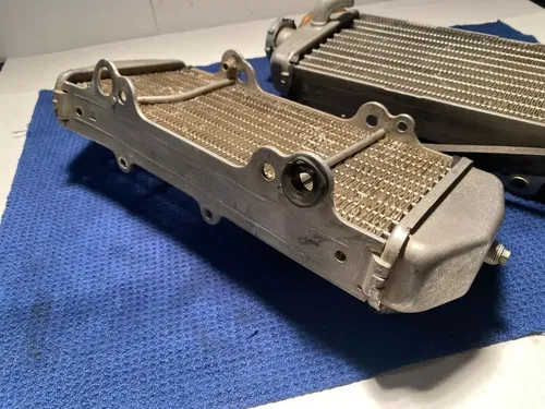 2004 KTM 525 EXC LEFT RIGHT RADIATOR ASSEMBLY KTM 525 CHAIN COOLING RADIATOR OEM