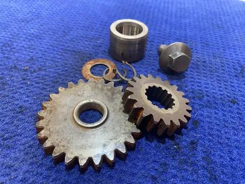 1998 YAMAHA YZ 125 OEM IDLE & PRIMARY GEAR OEM YAMAHA YZ125 PRIMARY IDLE GEARS