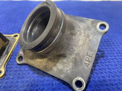 96-04 1998 YZ125 YZ 125 OEM Insulator Carb Holder Boot Reeds ASSEMBLY OEM YZ125
