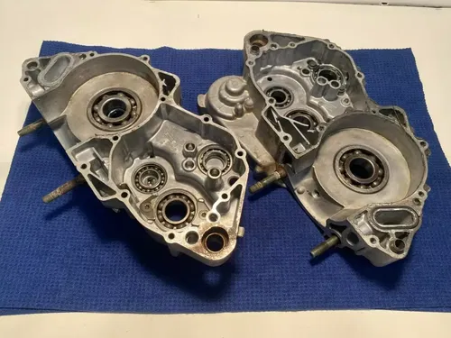 2000 YAMAHA YZ250 OEM RIGHT ONLY ENGINE MOTOR CRANKCASE CASE RIGHT BLOCK OEM #2
